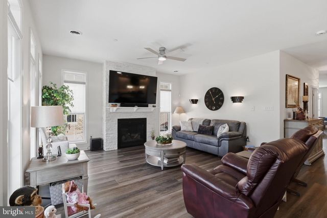 1748 MERIDIAN DR, Hagerstown, MD 21742