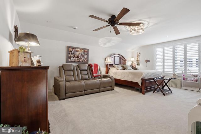 1748 MERIDIAN DR, Hagerstown, MD 21742