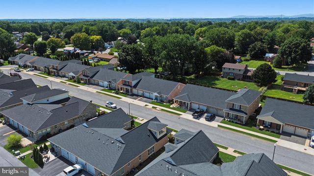 1748 MERIDIAN DR, Hagerstown, MD 21742