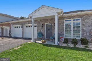 1748 MERIDIAN DR, Hagerstown, MD 21742