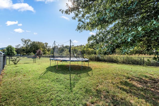 96 Auburn Hills Dr, Woodbury, TN 37190