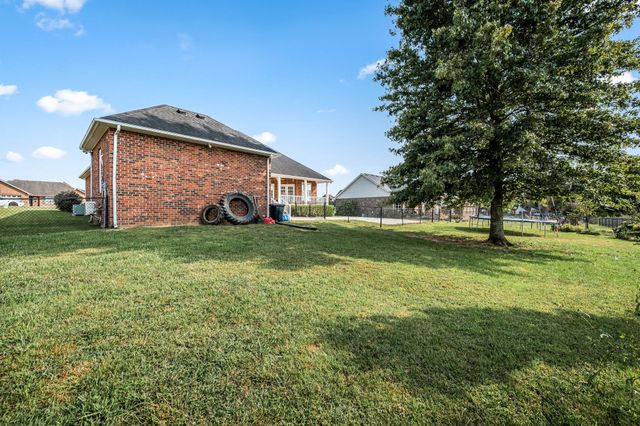 96 Auburn Hills Dr, Woodbury, TN 37190