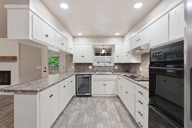 2401 Ridgewood Drive, Moore, OK 73160