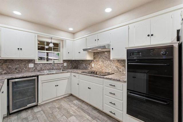 2401 Ridgewood Drive, Moore, OK 73160