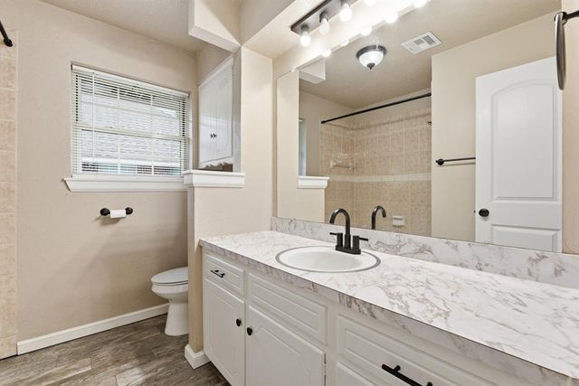 2401 Ridgewood Drive, Moore, OK 73160