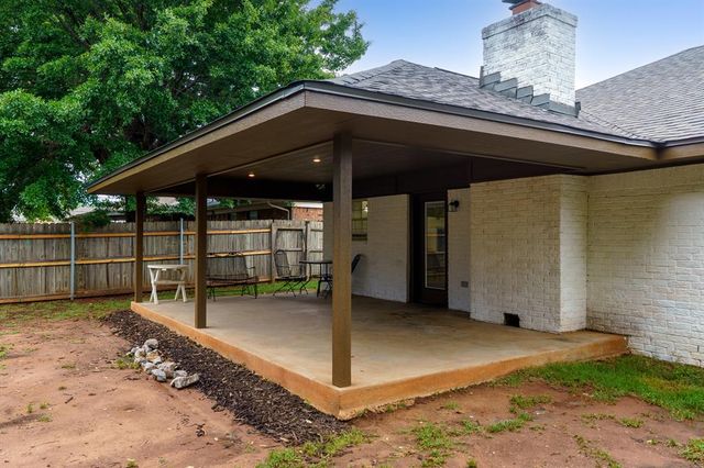 2401 Ridgewood Drive, Moore, OK 73160