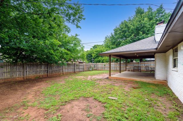 2401 Ridgewood Drive, Moore, OK 73160