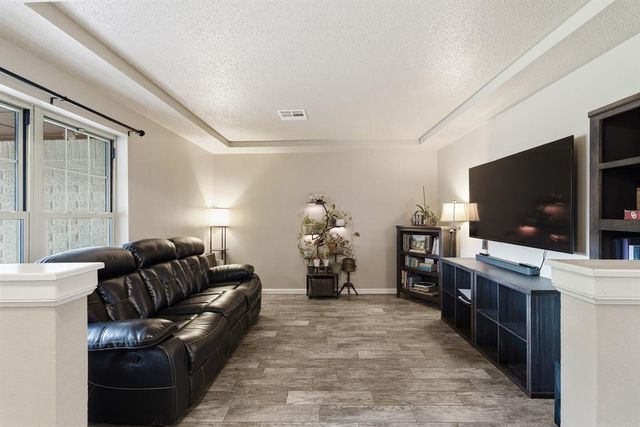 2401 Ridgewood Drive, Moore, OK 73160