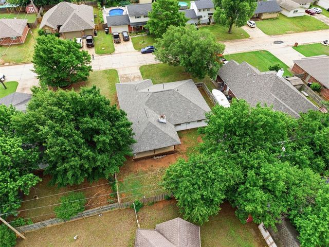 2401 Ridgewood Drive, Moore, OK 73160