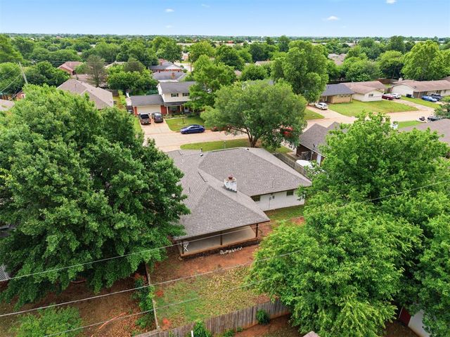 2401 Ridgewood Drive, Moore, OK 73160