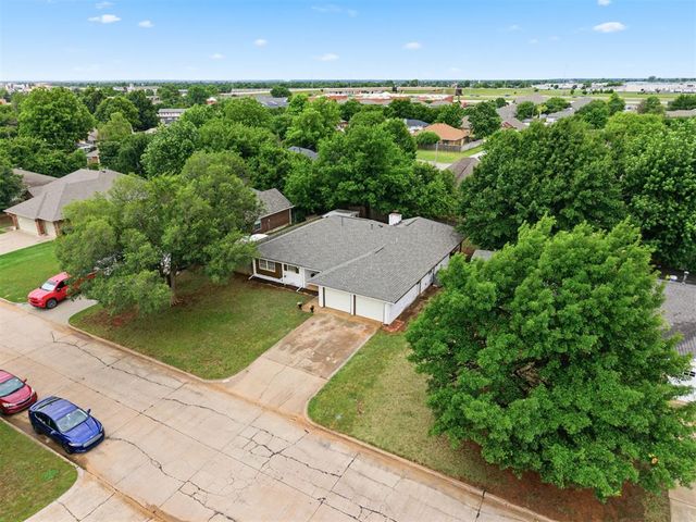 2401 Ridgewood Drive, Moore, OK 73160