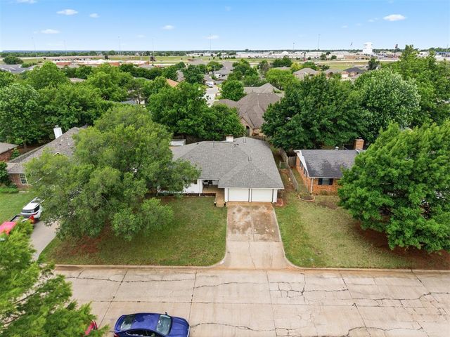 2401 Ridgewood Drive, Moore, OK 73160