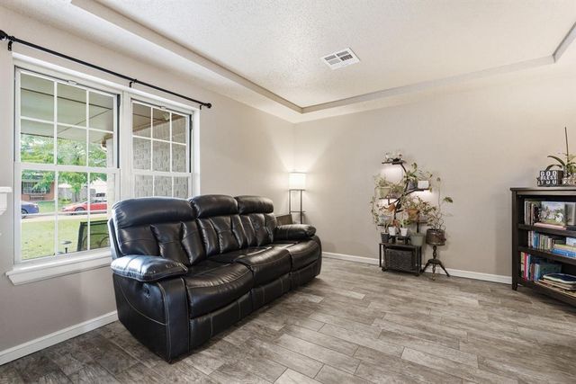 2401 Ridgewood Drive, Moore, OK 73160