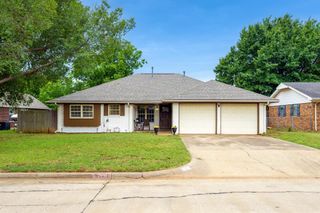 2401 Ridgewood Drive, Moore, OK 73160