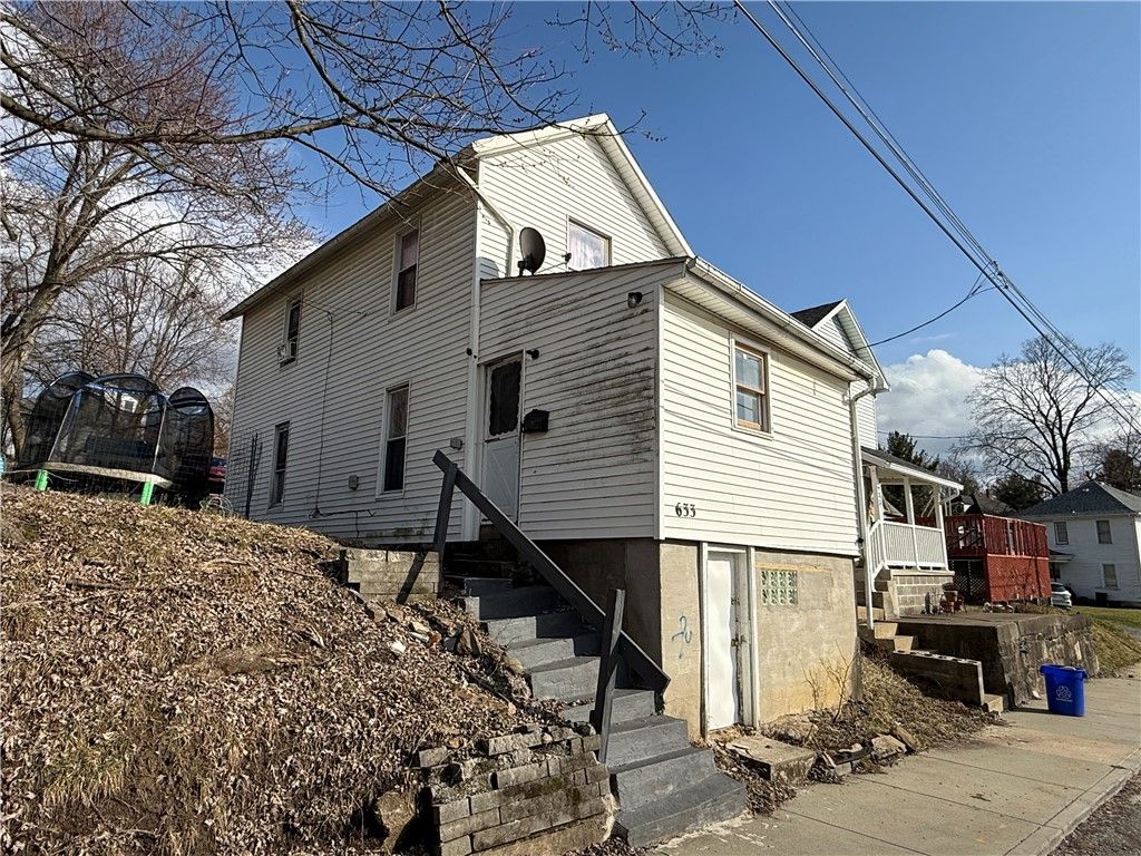633 Forrest St, New Castle, PA 16101