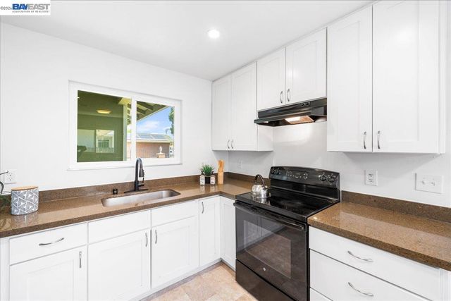 578 Meadowlark St, Livermore, CA 94551