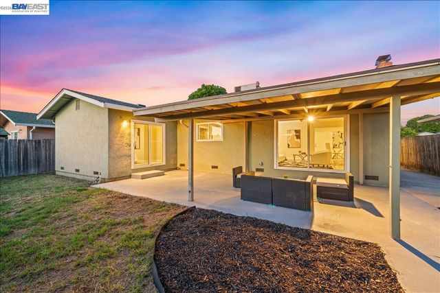 578 Meadowlark St, Livermore, CA 94551