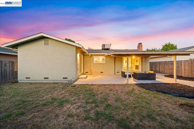 578 Meadowlark St, Livermore, CA 94551