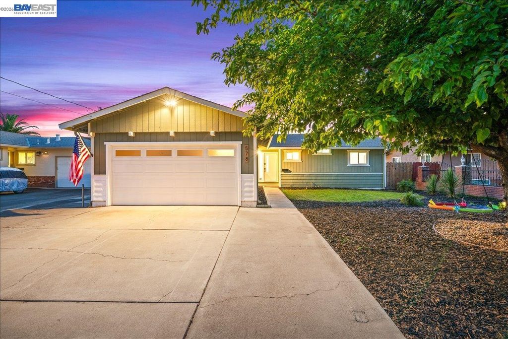 578 Meadowlark St, Livermore, CA 94551