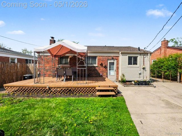 31611 Grant Street, Wayne, MI 48184