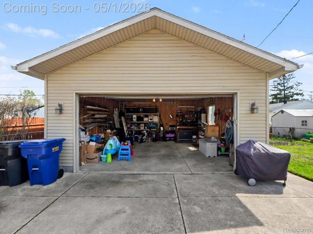 31611 Grant Street, Wayne, MI 48184