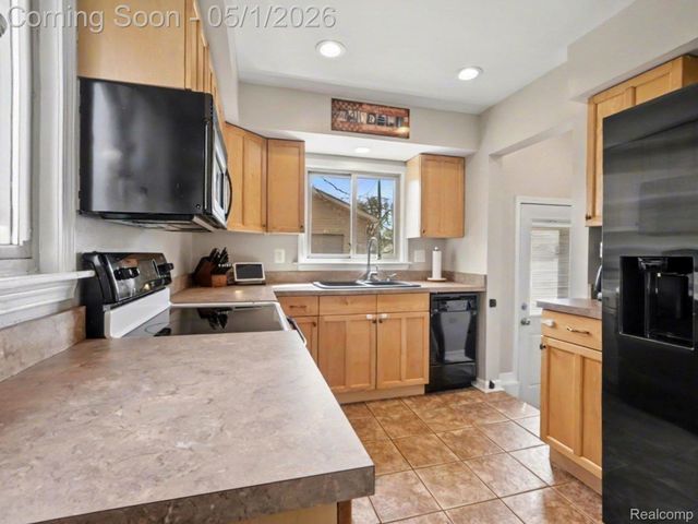 31611 Grant Street, Wayne, MI 48184