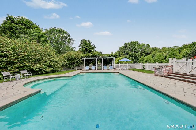 800 Verna Hill Road, Fairfield, CT 06824