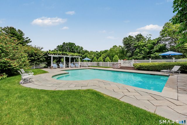 800 Verna Hill Road, Fairfield, CT 06824