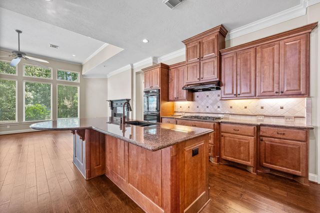 5523 Regal Landing Drive, Kingwood, TX 77345