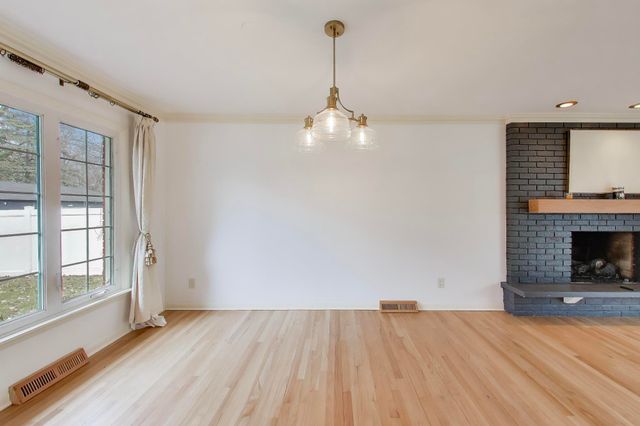 8800 Baring Avenue, Munster, IN 46321