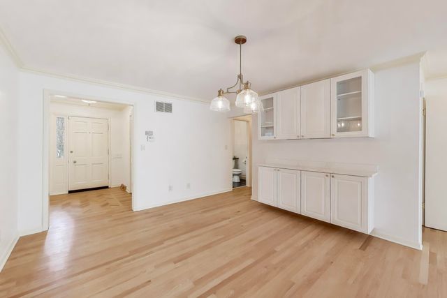 8800 Baring Avenue, Munster, IN 46321