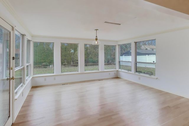 8800 Baring Avenue, Munster, IN 46321