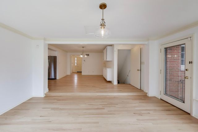 8800 Baring Avenue, Munster, IN 46321