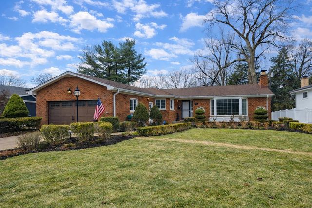 8800 Baring Avenue, Munster, IN 46321