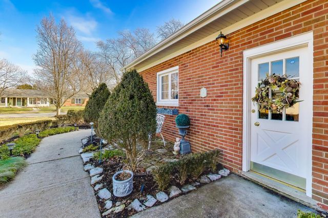 8800 Baring Avenue, Munster, IN 46321