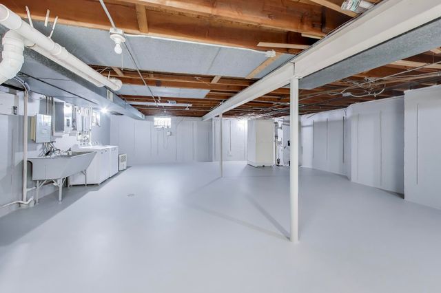 8800 Baring Avenue, Munster, IN 46321