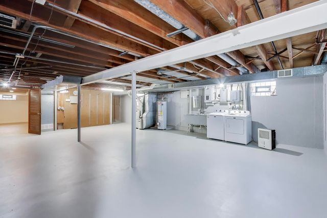 8800 Baring Avenue, Munster, IN 46321