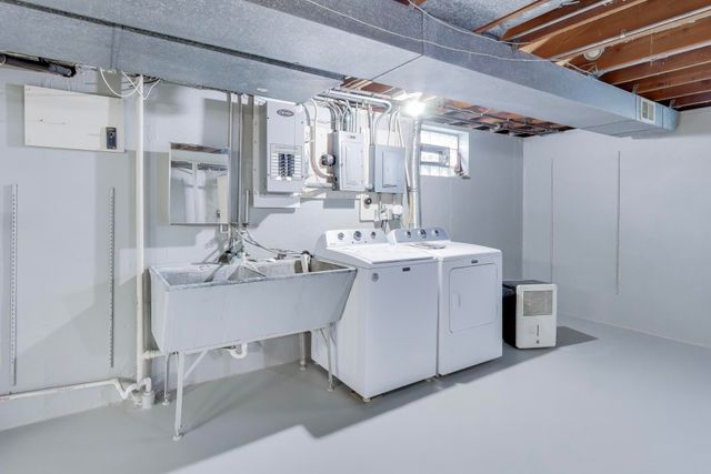 8800 Baring Avenue, Munster, IN 46321