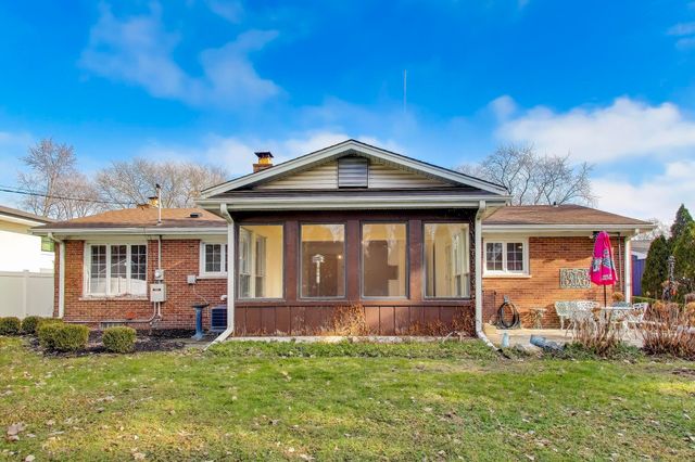 8800 Baring Avenue, Munster, IN 46321