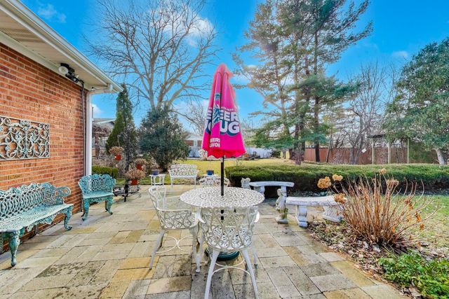 8800 Baring Avenue, Munster, IN 46321