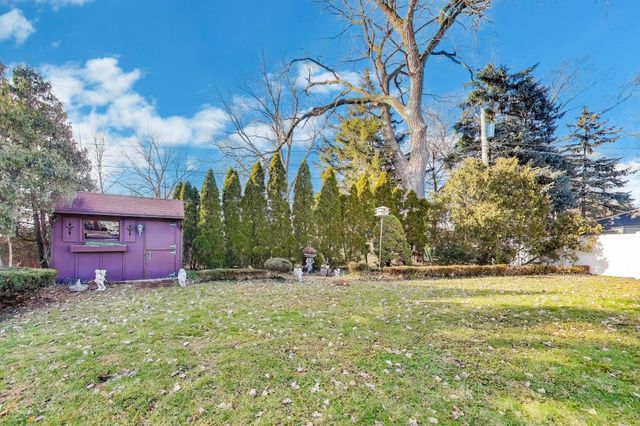 8800 Baring Avenue, Munster, IN 46321