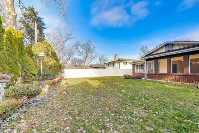 8800 Baring Avenue, Munster, IN 46321