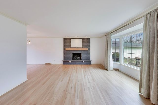 8800 Baring Avenue, Munster, IN 46321