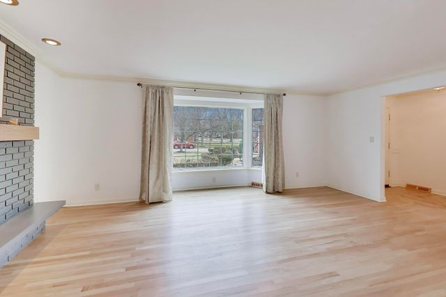 8800 Baring Avenue, Munster, IN 46321