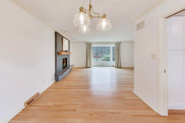 8800 Baring Avenue, Munster, IN 46321