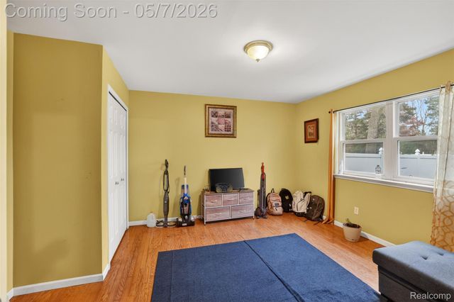 2699 Barns Drive, Westland, MI 48186