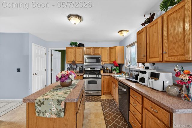 2699 Barns Drive, Westland, MI 48186