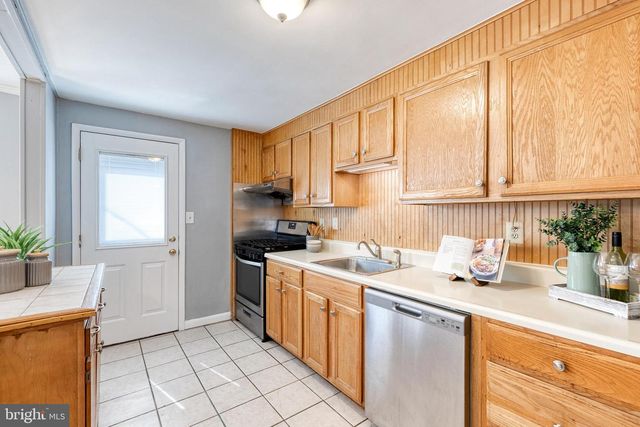 933 CIRCLE DR, Halethorpe, MD 21227
