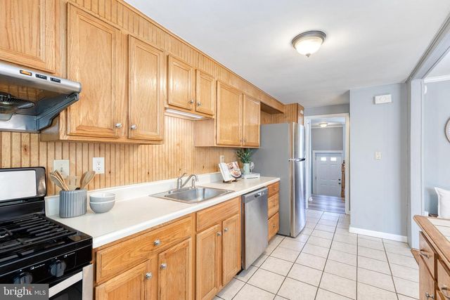933 CIRCLE DR, Halethorpe, MD 21227