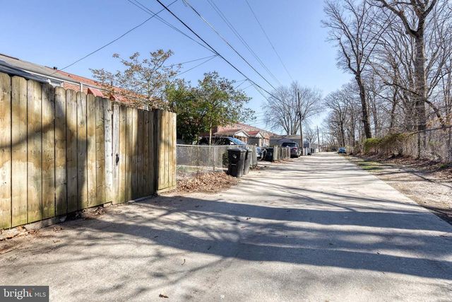 933 CIRCLE DR, Halethorpe, MD 21227